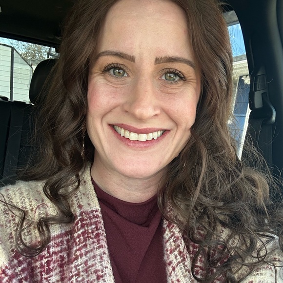 Meet your Posher, Samantha - Picture 1 of 3